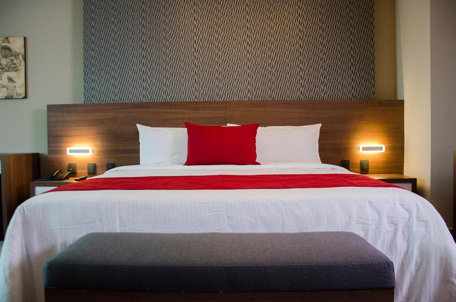 Hotel 5 De Mayo ปวยบลา ภายนอก รูปภาพ