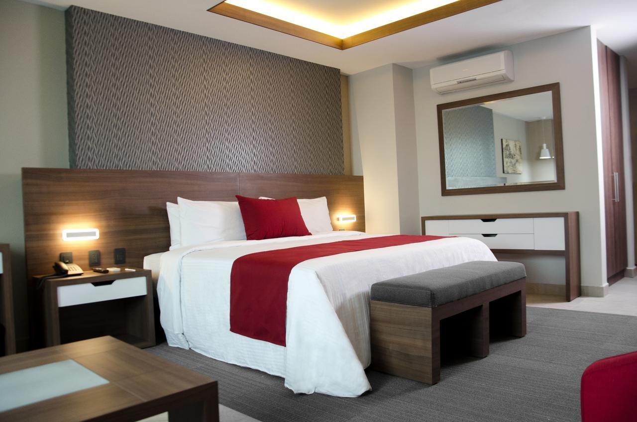 Hotel 5 De Mayo ปวยบลา ภายนอก รูปภาพ